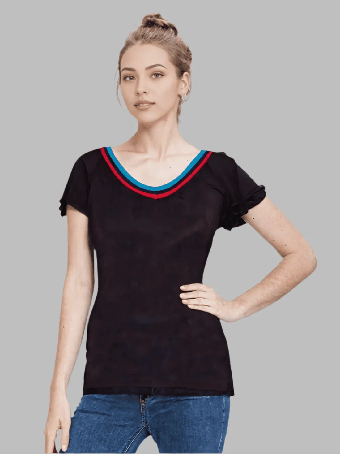 Cap sleeve knit top with two color piping around neck