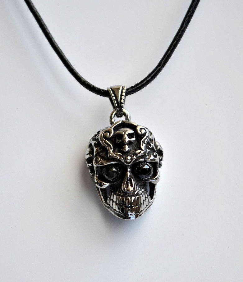 Gothic Rebel Skull pendant