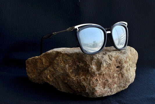 Cat Eyes Sunglasses With Silver Reflective Lens