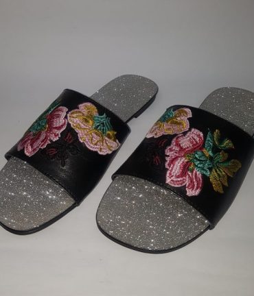 Slip on sandals with glittering sole and embroidery work