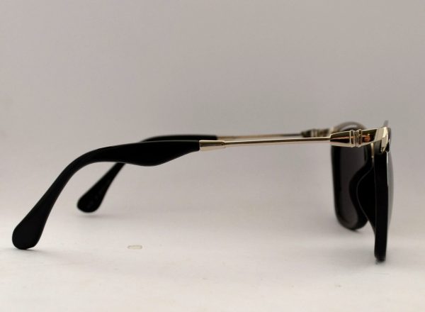 Cat Eyes Sunglasses With Silver Reflective Lens